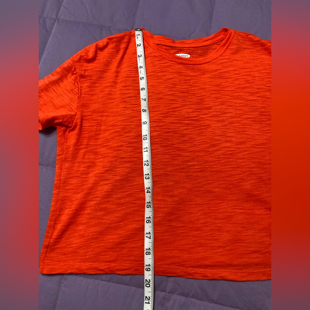 Old Navy Cropped Tee - Picture 4 of 4